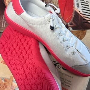 Women’s White Sneakers with Pink Outsole and Heel Accent